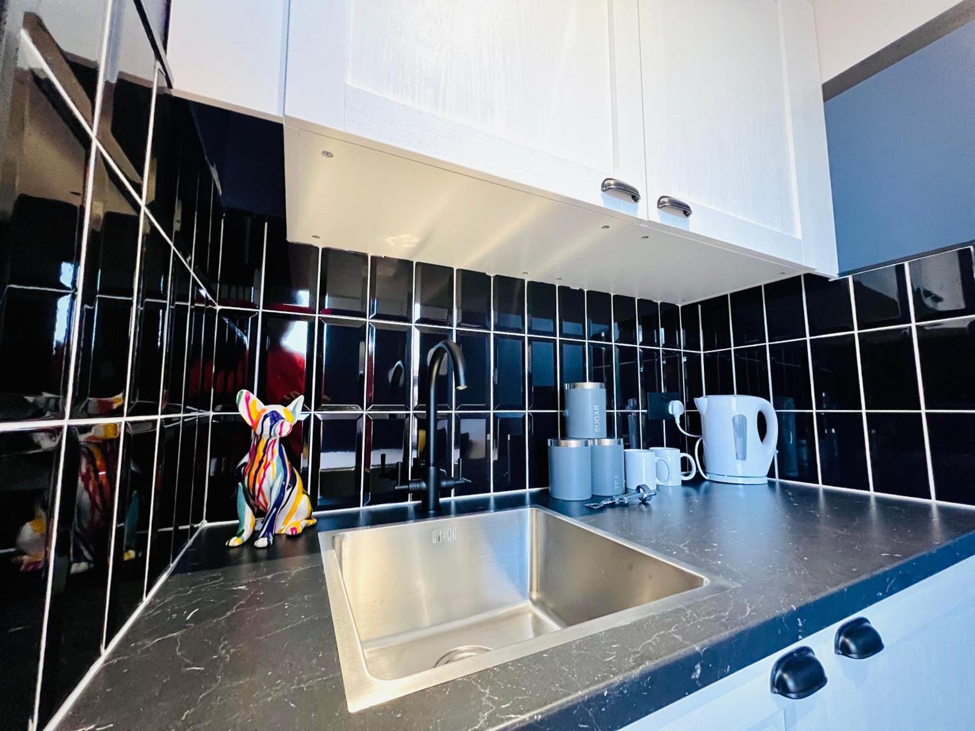 London 61 Central Studio, Ideal For Tourists High Recommend!!! المظهر الخارجي الصورة