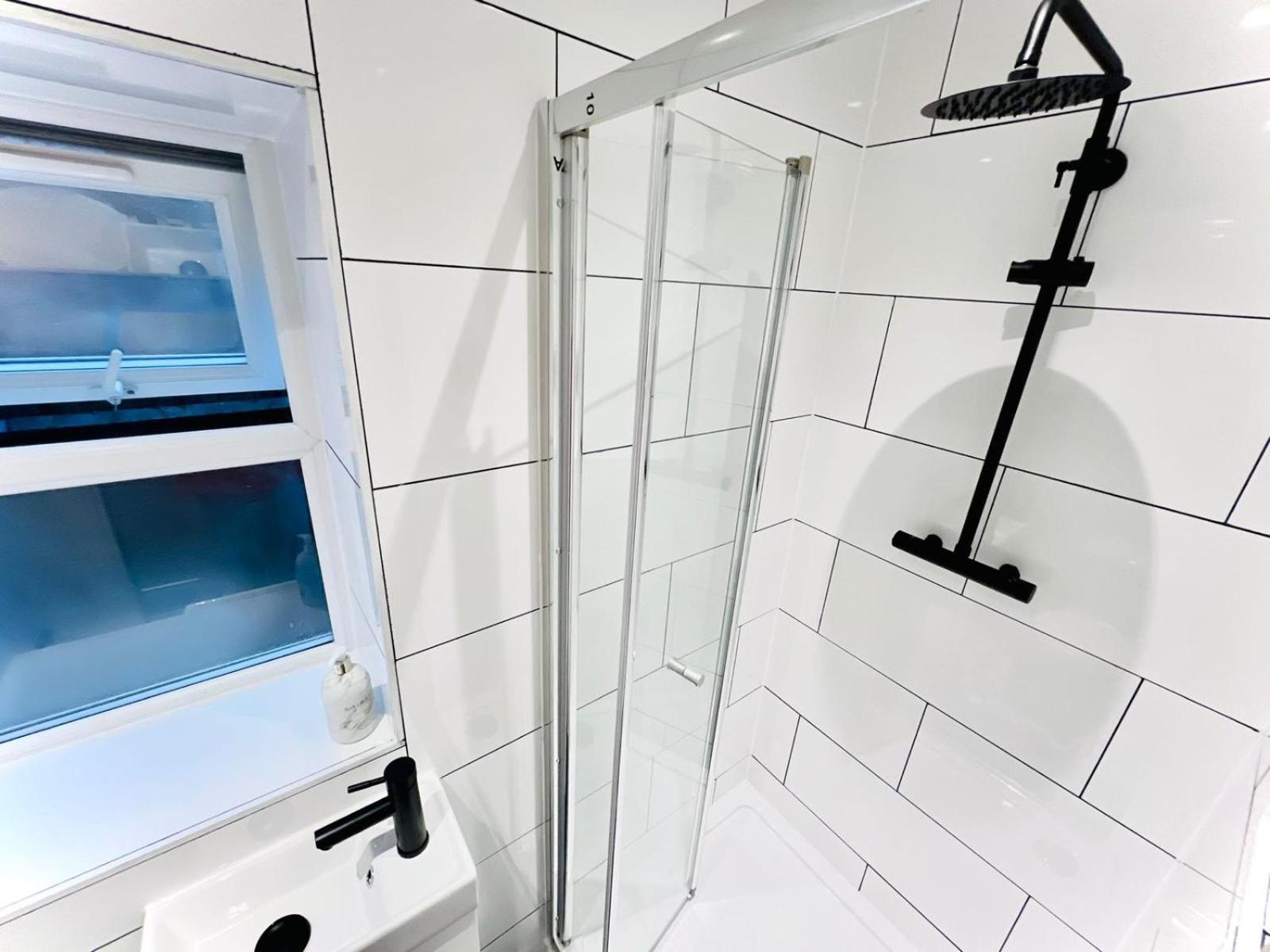 London 61 Central Studio, Ideal For Tourists High Recommend!!! المظهر الخارجي الصورة